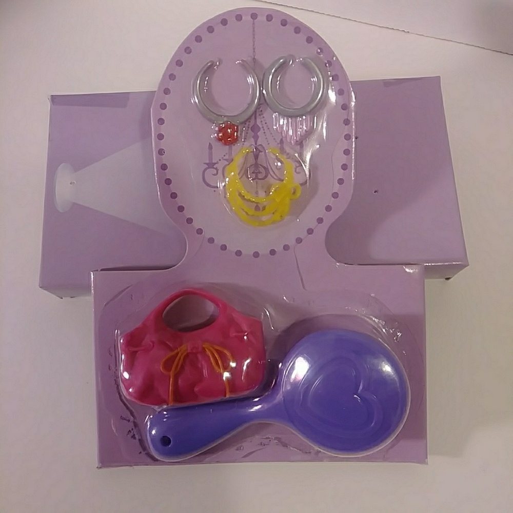 NEW Barbie's Accessories